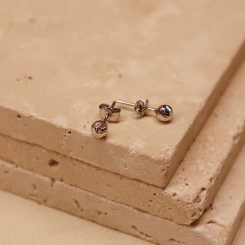 4 mm Dorika Vidalı Küpe