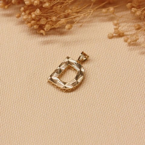 Type 4 Harf Minimal Kolye Ucu