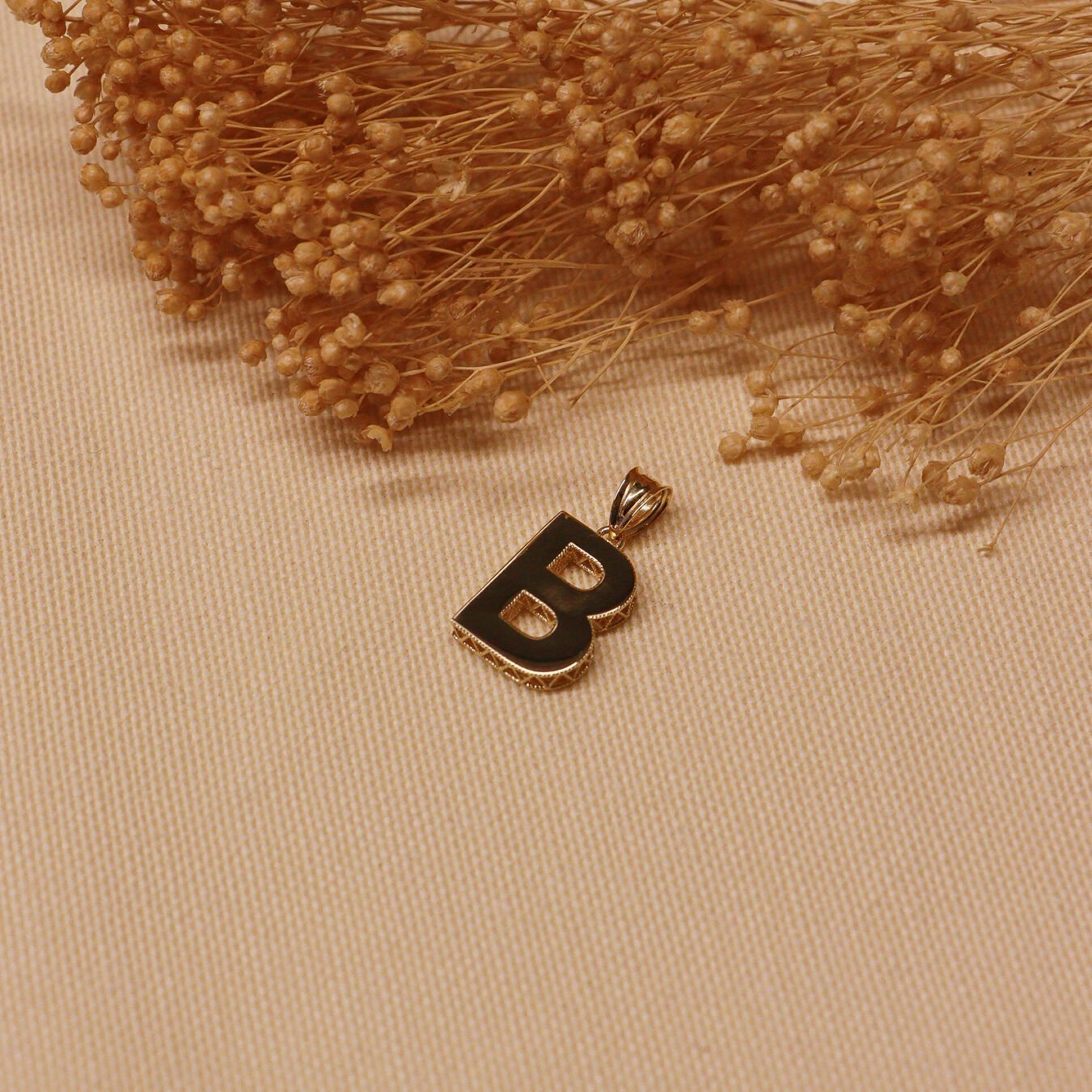 Type 3 Harf Minimal Kolye Ucu