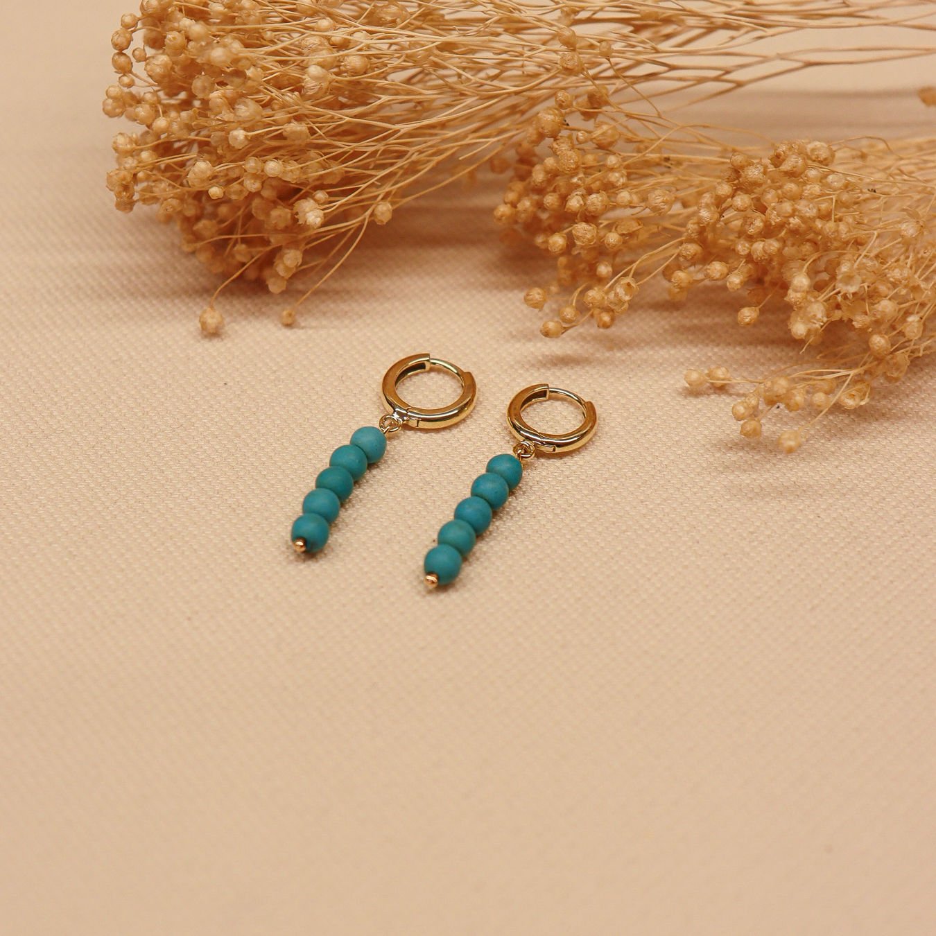 4 mm Firuze Sallantılı Küpe