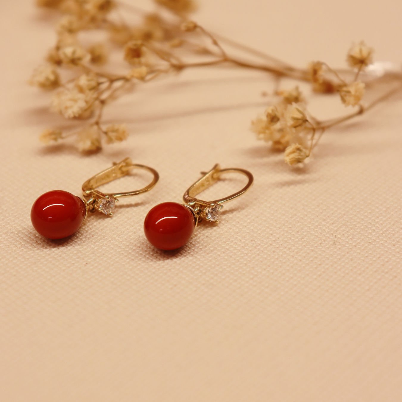 Kırmızı İnci Tel Küpe