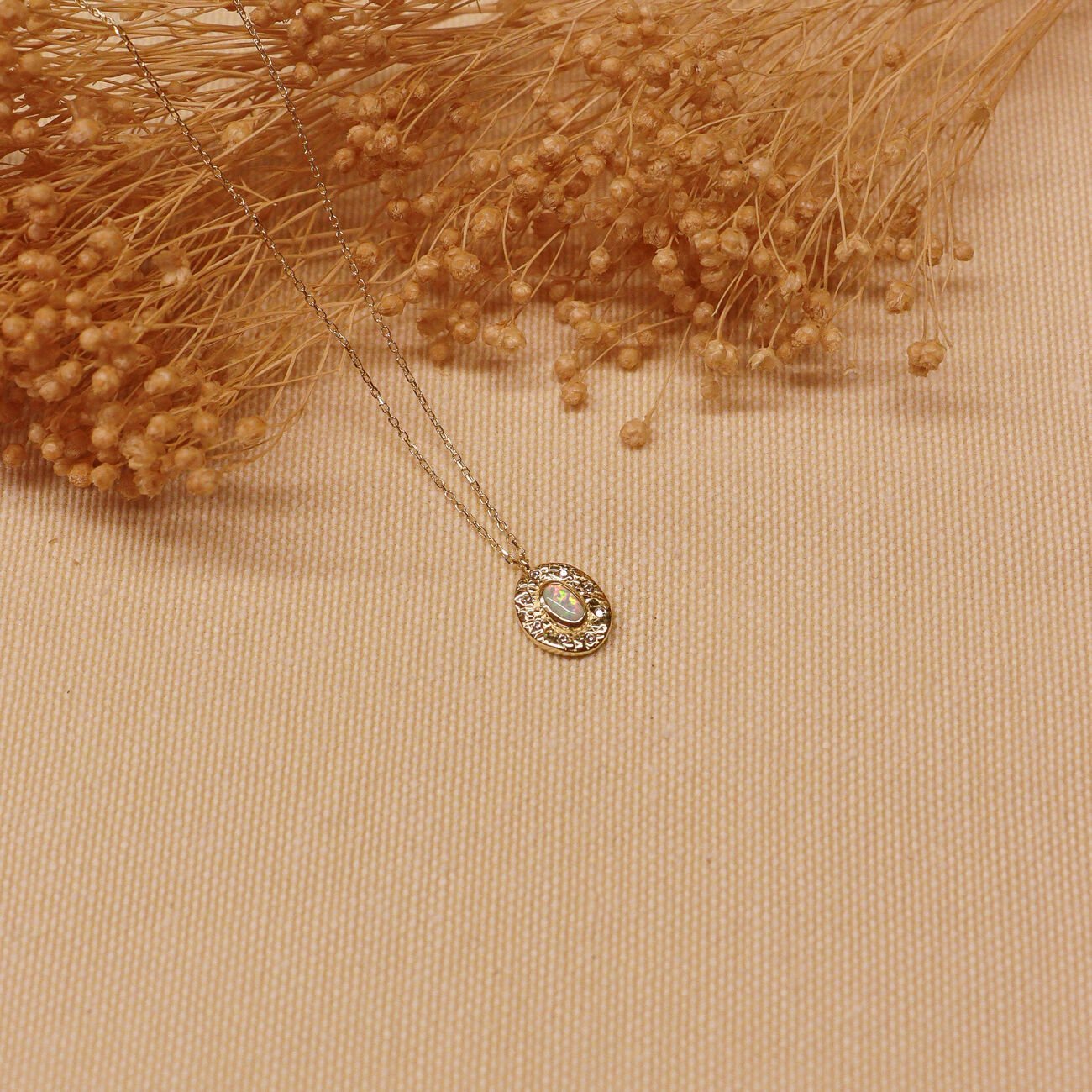 Opal Oval Plaka Minimal Kolye