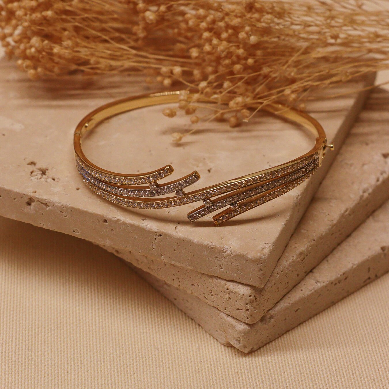 Twist Modern Kelepçe