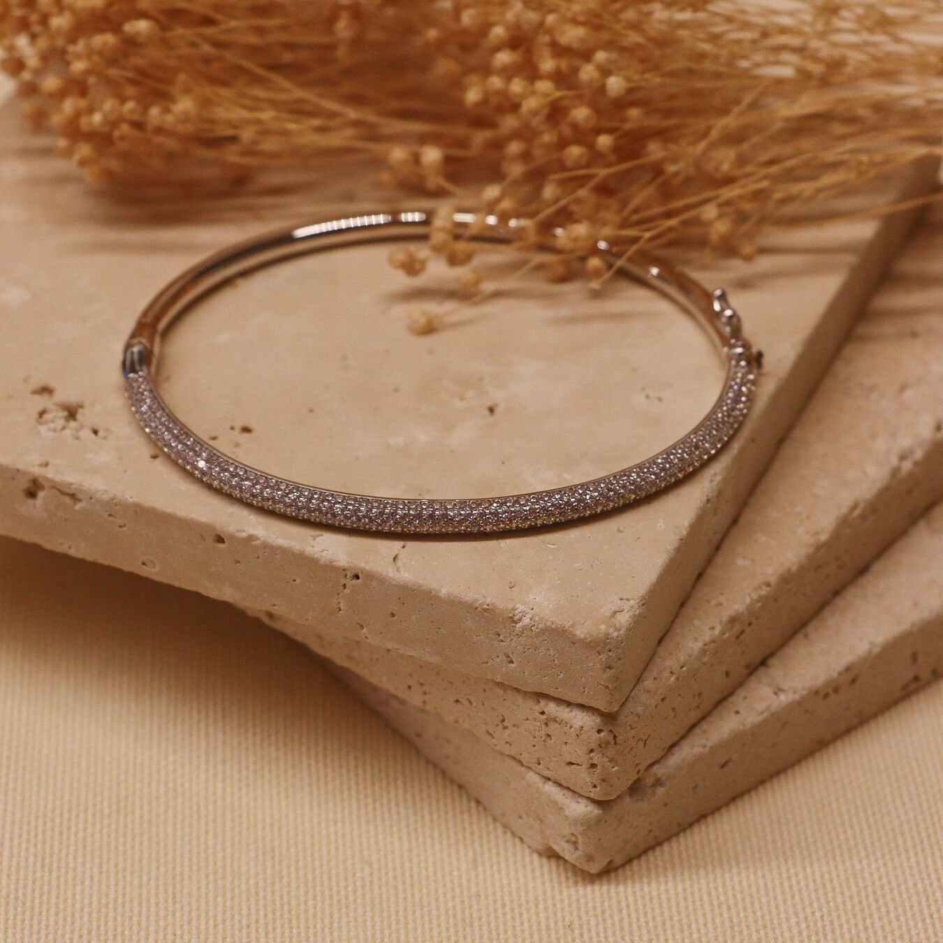 4 Mm Taşlı Modern Kelepçe