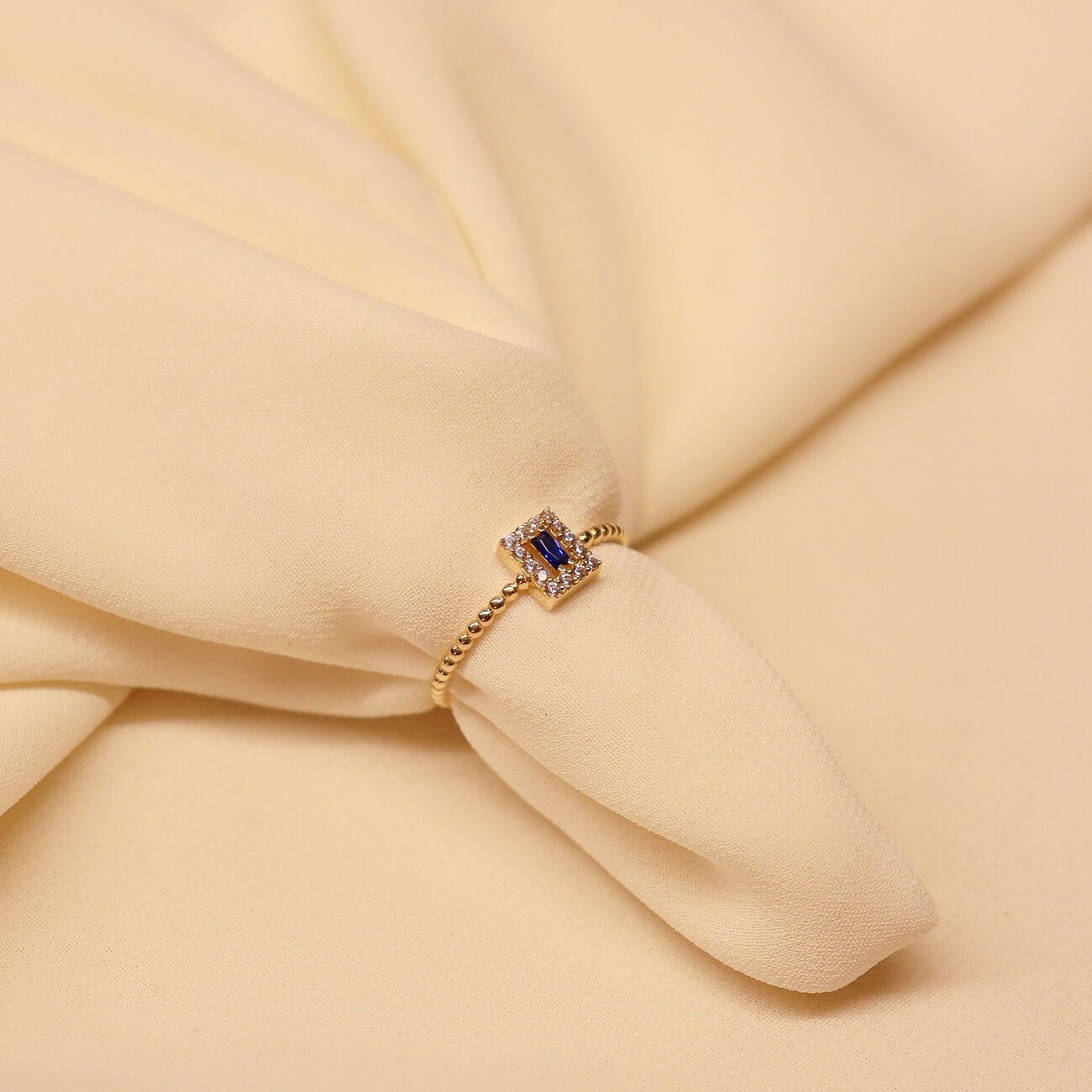 Safir Taşlı Minimal Yüzük