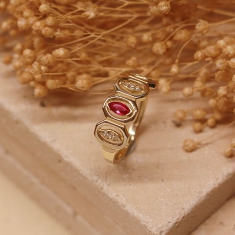 Sekizgen Çerçeveli Modern Yüzük