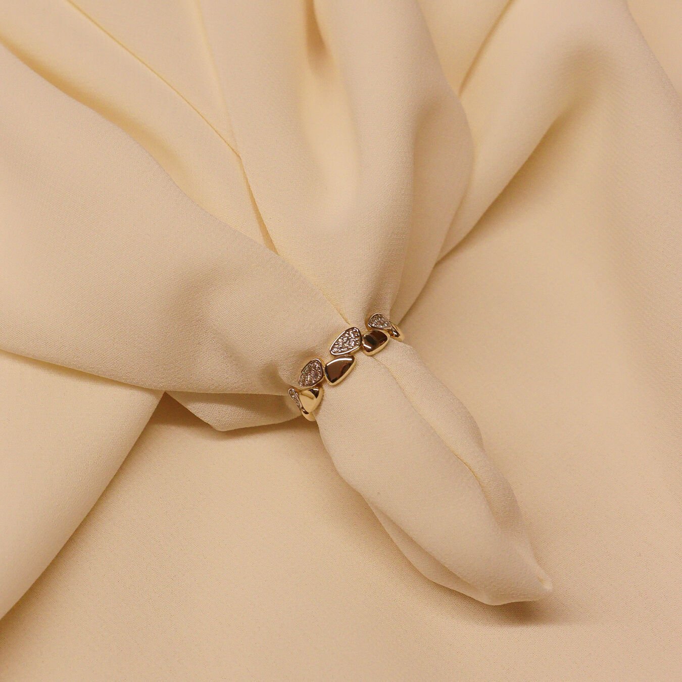 Üçgen Tasarım Modern Yüzük